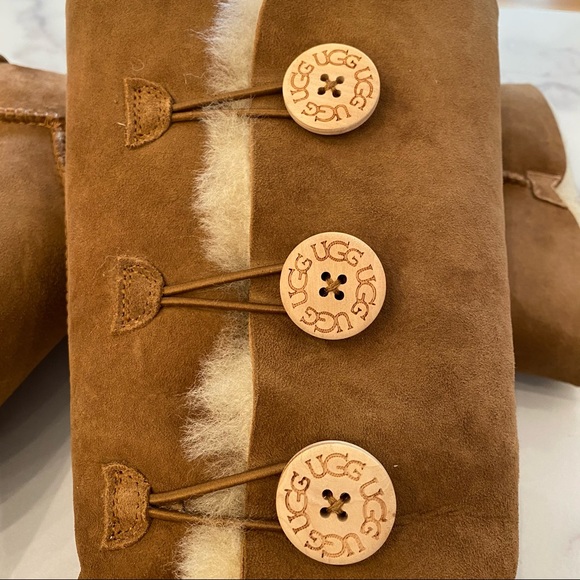 UGG Bailey Button Triplet II Tall Boot Chestnut - Picture 4 of 10